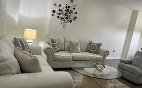 Cozy Home Located In A Prime Area.
